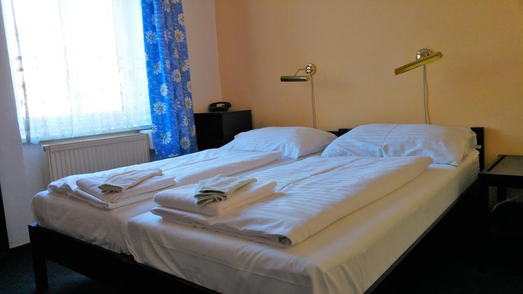 Hotel Cb Royal Ceske Budejovice Phòng bức ảnh